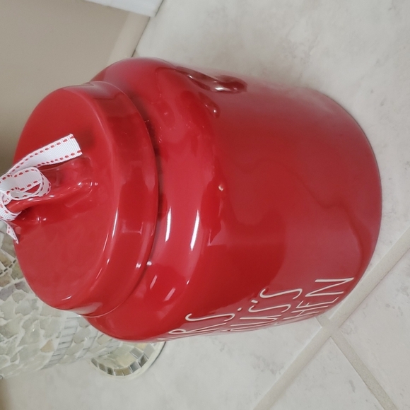 🎅 Rae Dunn MRS. CLAUS'S KITCHEN Canister 🎅 - Picture 3 of 6